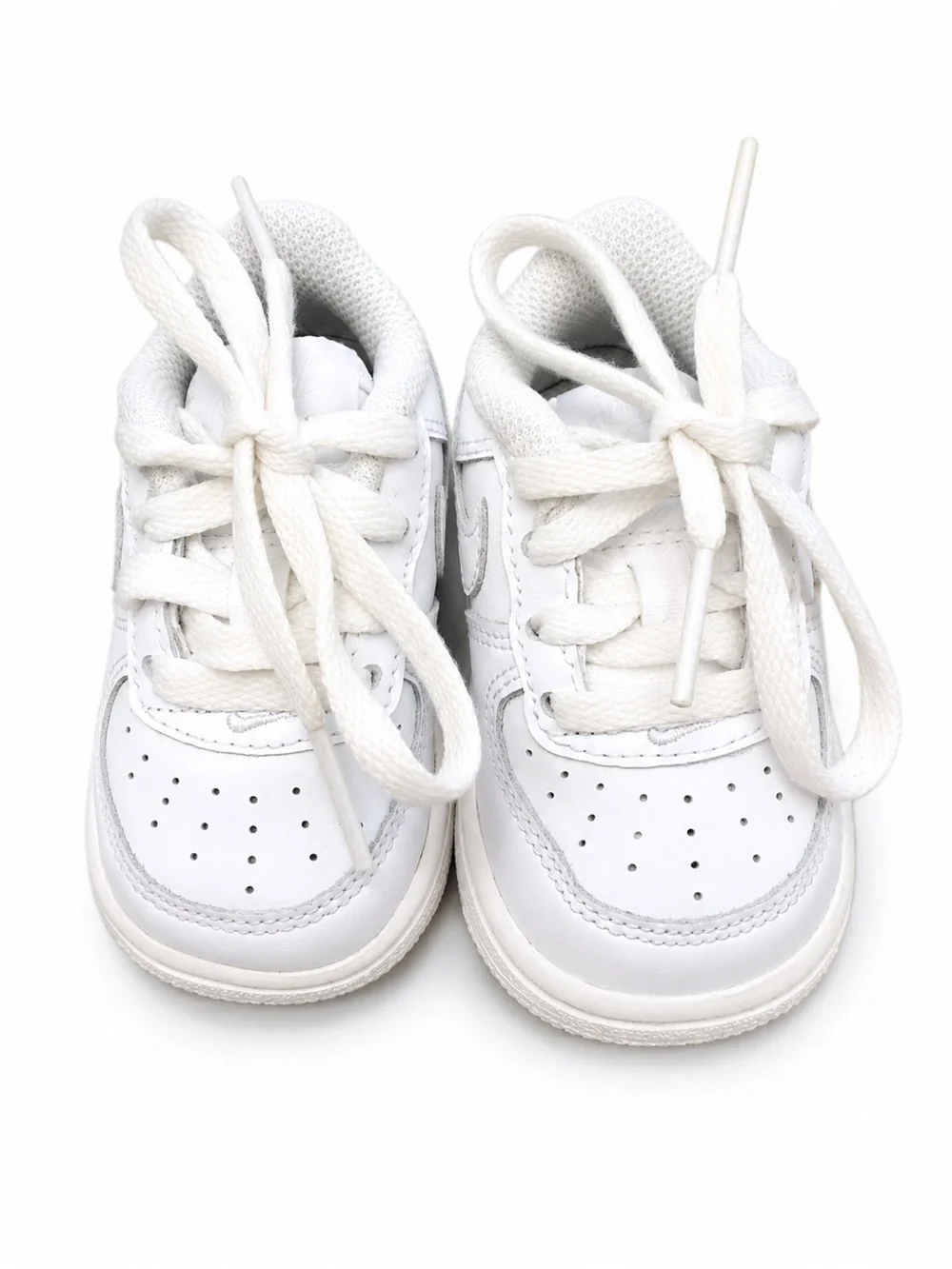 Kids White AIRFORCE ONES. NIKE -